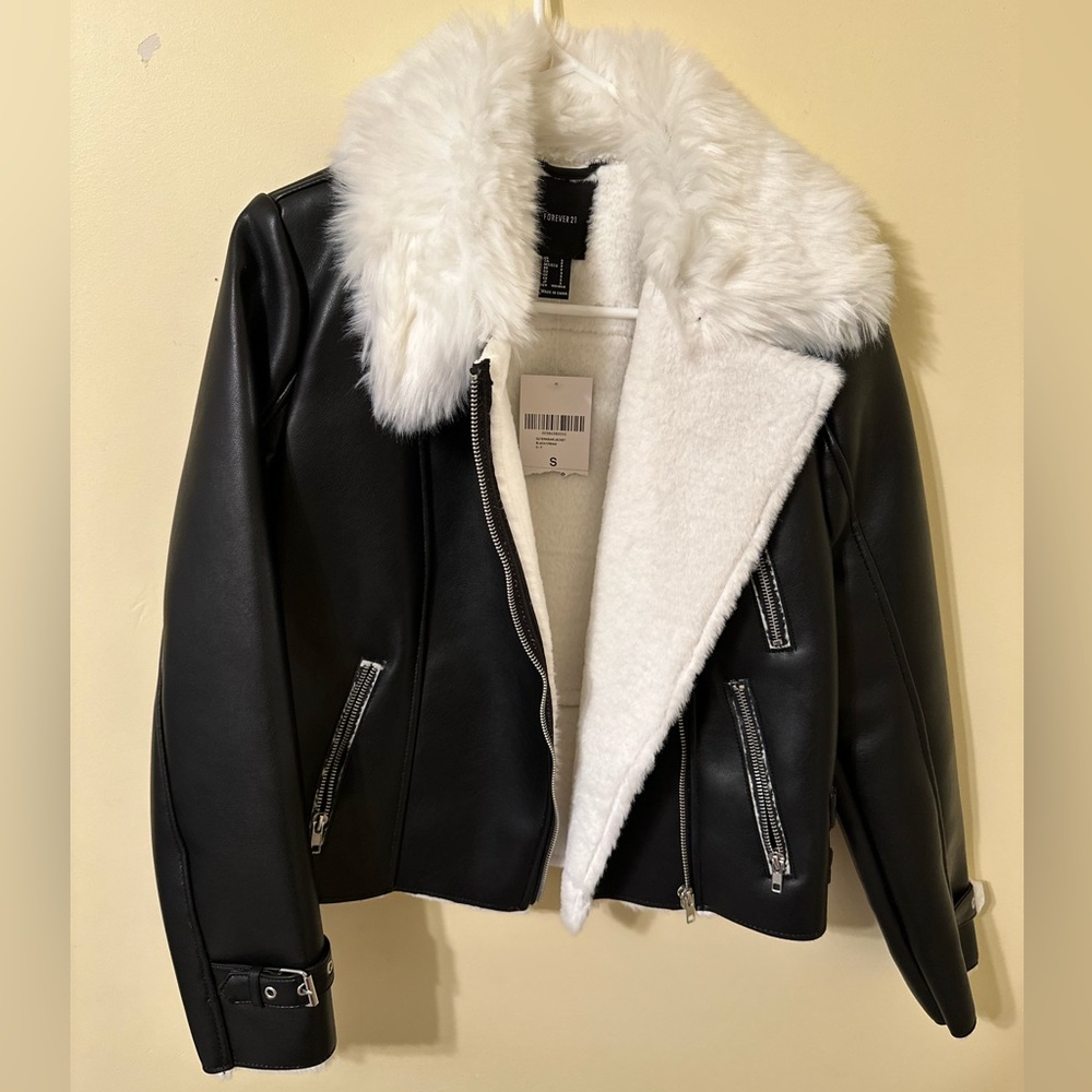 Forever 21 faux fur & leather jacket- black